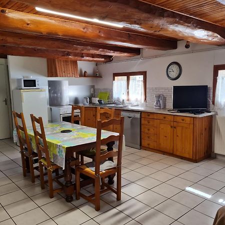 Gite Rural - Grange Des Pres Blancs Chaine Des Puys Le Vernet-Sainte-Marguerite Exterior foto